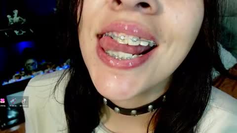 Snapshot of julieth_sex1 chatting on 07-05-26, 09:49 online show from 07-05-26, 09:49