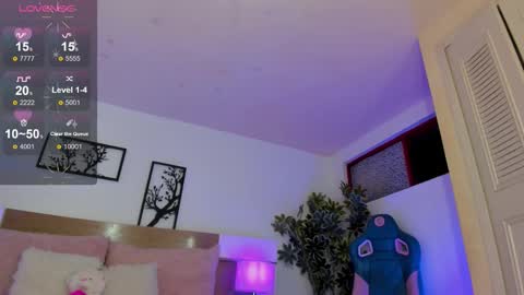 Snapshot of julietha_bianco_ chatting on 10-15-25, 01:44 Julietha online show from 10-15-25, 01:44