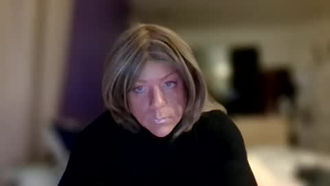 Snapshot of julietsusa chatting on 01-18-26, 10:41 Julie TS online show from 01-18-26, 10:41