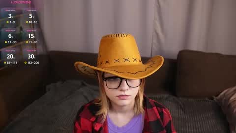 Snapshot of juliettakaniecki chatting on 10-05-25, 03:27 Mia online show from 10-05-25, 03:27