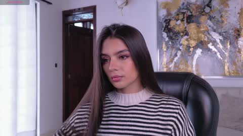 Snapshot of juliettemoreaux chatting on 05-30-26, 07:00 Juliette Moreau online show from 05-30-26, 07:00