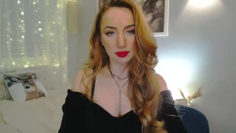 Snapshot of juliettesensual chatting on 12-12-24, 10:09 JulietteSensual online show from 12-12-24, 10:09