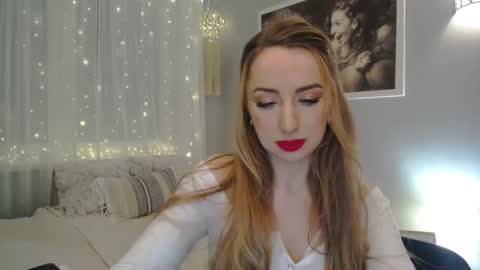 Snapshot of juliettesensual chatting on 01-14-25, 09:30 JulietteSensual online show from 01-14-25, 09:30