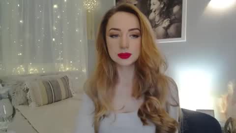 Snapshot of juliettesensual chatting on 01-24-25, 09:26 JulietteSensual online show from 01-24-25, 09:26