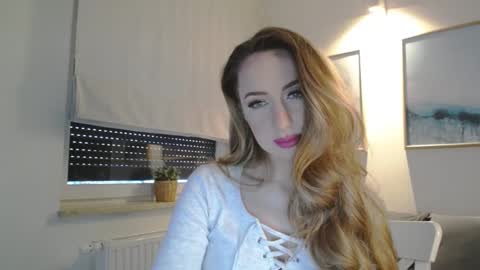 Snapshot of juliettesensual chatting on 02-08-25, 03:31 JulietteSensual online show from 02-08-25, 03:31