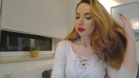 Snapshot of juliettesensual chatting on 02-08-25, 06:33 JulietteSensual online show from 02-08-25, 06:33