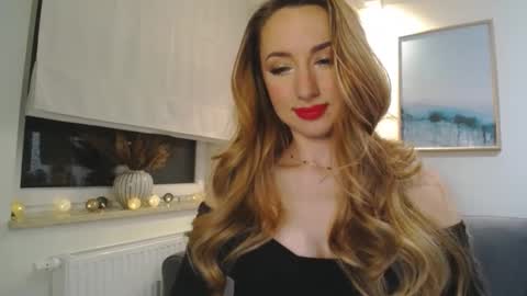 Snapshot of juliettesensual chatting on 02-21-25, 04:59 JulietteSensual online show from 02-21-25, 04:59