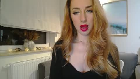 Snapshot of juliettesensual chatting on 02-27-25, 07:04 JulietteSensual online show from 02-27-25, 07:04