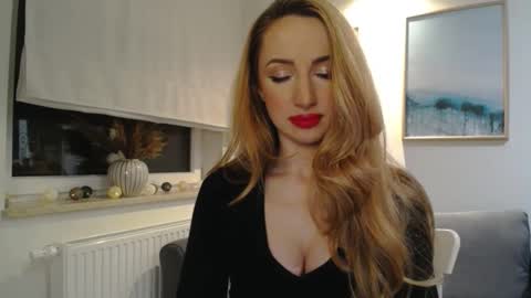 Snapshot of juliettesensual chatting on 03-07-25, 09:17 JulietteSensual online show from 03-07-25, 09:17
