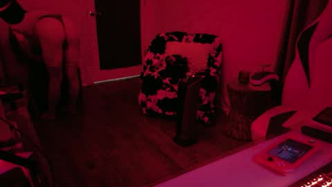 Snapshot of juliettetoken chatting on 03-28-26, 04:12 Goddess Endigo online show from 03-28-26, 04:12