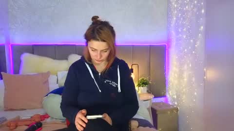 Snapshot of juliettevolpe2 chatting on 01-15-25, 07:26 JulietteVolpe Wyorika online show from 01-15-25, 07:26