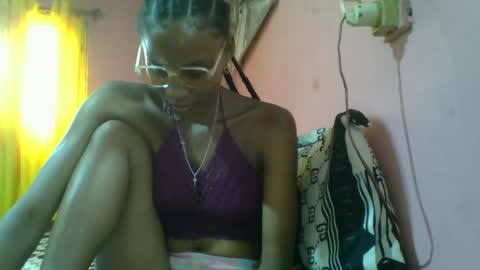 Snapshot of juliexexy chatting on 01-10-25, 11:22 juliexexy online show from 01-10-25, 11:22