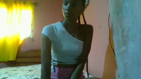 Snapshot of juliexexy chatting on 01-12-25, 06:06 juliexexy online show from 01-12-25, 06:06