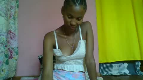 Snapshot of juliexexy chatting on 01-15-25, 05:29 juliexexy online show from 01-15-25, 05:29