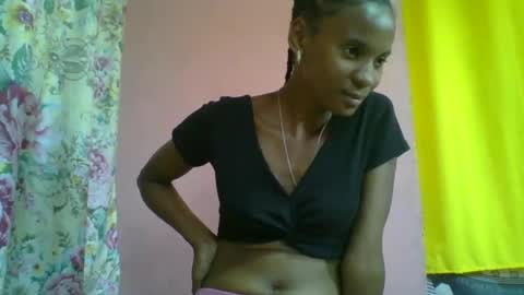 Snapshot of juliexexy chatting on 01-16-25, 10:32 juliexexy online show from 01-16-25, 10:32