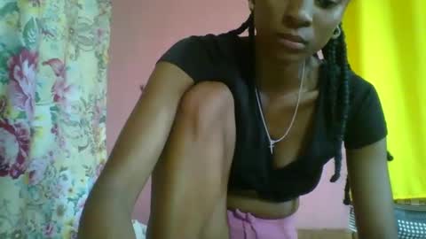 Snapshot of juliexexy chatting on 01-16-25, 01:36 juliexexy online show from 01-16-25, 01:36