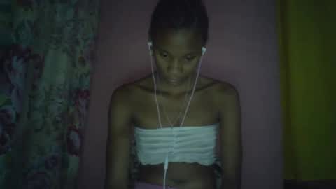 Snapshot of juliexexy chatting on 01-17-25, 05:19 juliexexy online show from 01-17-25, 05:19