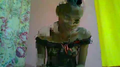 Snapshot of juliexexy chatting on 01-18-25, 12:15 juliexexy online show from 01-18-25, 12:15