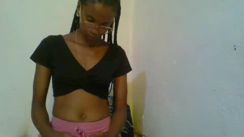 Snapshot of juliexexy chatting on 02-06-25, 07:02 juliexexy online show from 02-06-25, 07:02