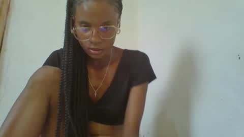 Snapshot of juliexexy chatting on 02-06-25, 10:04 juliexexy online show from 02-06-25, 10:04