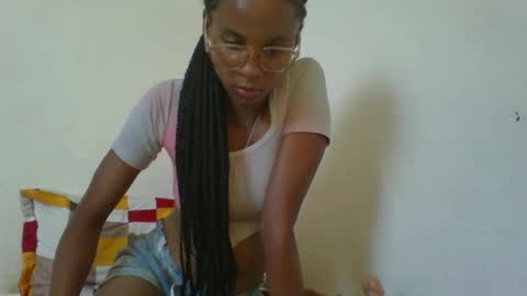 Snapshot of juliexexy chatting on 02-10-25, 09:58 juliexexy online show from 02-10-25, 09:58