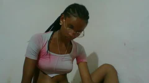 Snapshot of juliexexy chatting on 02-10-25, 07:07 juliexexy online show from 02-10-25, 07:07