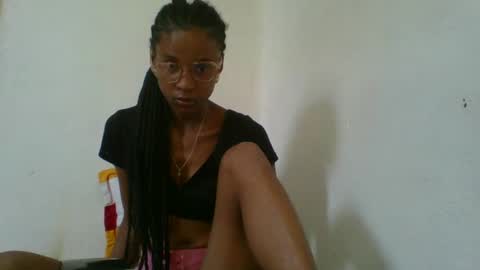 Snapshot of juliexexy chatting on 02-12-25, 06:08 juliexexy online show from 02-12-25, 06:08