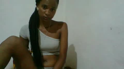 Snapshot of juliexexy chatting on 02-13-25, 06:38 juliexexy online show from 02-13-25, 06:38