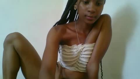 Snapshot of juliexexy chatting on 02-14-25, 06:34 juliexexy online show from 02-14-25, 06:34