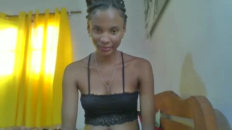 Snapshot of juliexexy chatting on 02-16-25, 06:10 juliexexy online show from 02-16-25, 06:10