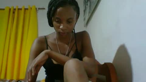 Snapshot of juliexexy chatting on 02-16-25, 06:21 juliexexy online show from 02-16-25, 06:21