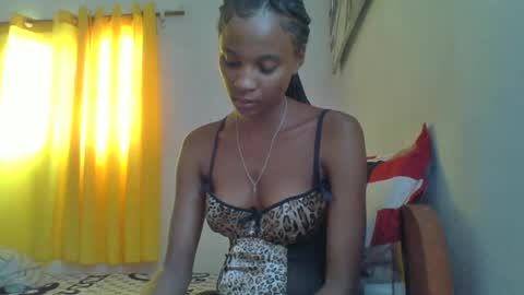 Snapshot of juliexexy chatting on 02-18-25, 10:49 juliexexy online show from 02-18-25, 10:49