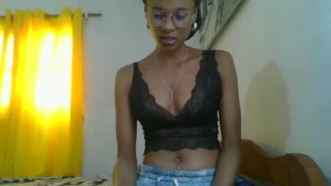 Snapshot of juliexexy chatting on 02-23-25, 05:23 juliexexy online show from 02-23-25, 05:23
