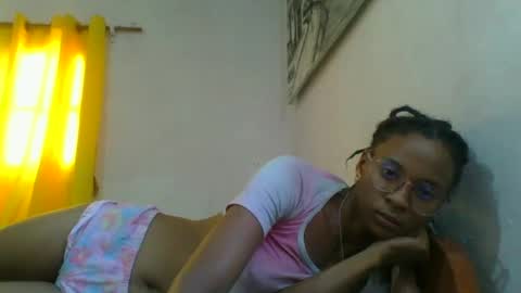 Snapshot of juliexexy chatting on 03-01-25, 01:18 juliexexy online show from 03-01-25, 01:18