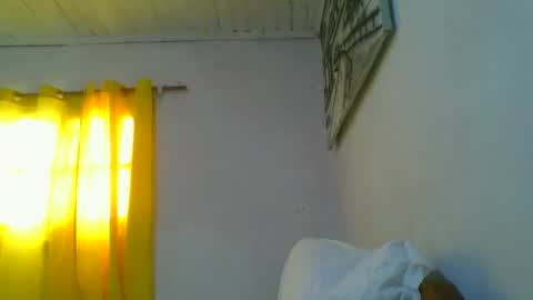 Snapshot of juliexexy chatting on 03-05-25, 04:02 juliexexy online show from 03-05-25, 04:02