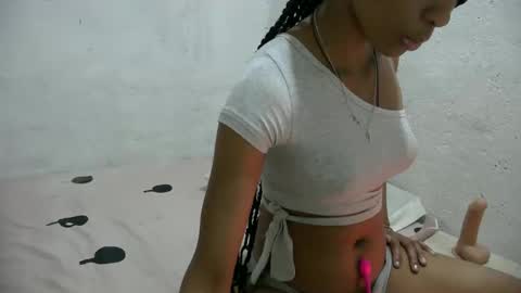 Snapshot of juliexexy chatting on 09-24-25, 06:11 juliexexy online show from 09-24-25, 06:11