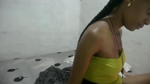 Snapshot of juliexexy chatting on 10-02-25, 03:46 juliexexy online show from 10-02-25, 03:46