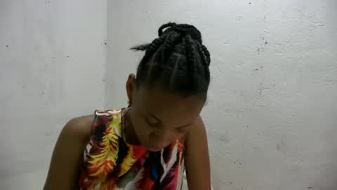 Snapshot of juliexexy chatting on 10-10-25, 04:00 juliexexy online show from 10-10-25, 04:00