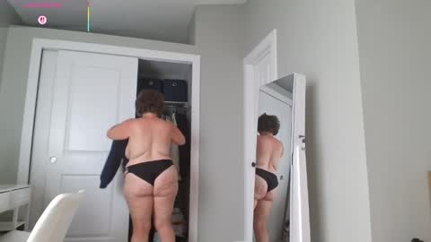 Juli Monroe online show from 05-01-26, 03:16