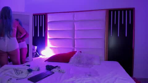 Snapshot of julimonroe19 chatting on 02-26-26, 01:10 Juli online show from 02-26-26, 01:10