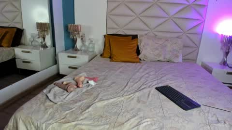 Snapshot of julimonroe19 chatting on 03-27-26, 04:29 Juli online show from 03-27-26, 04:29