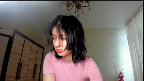 Snapshot of julissweet chatting on 01-06-25, 08:14 Asmodeus online show from 01-06-25, 08:14