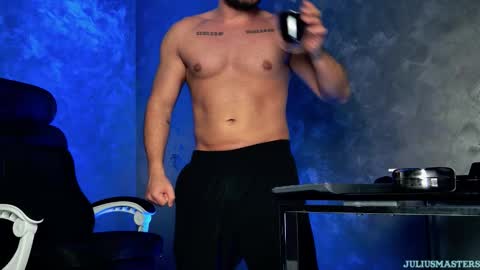 JULiUS   online show from 02-26-26, 08:52