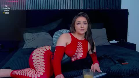 Snapshot of julliamilerrr chatting on 02-17-26, 02:57 Julia online show from 02-17-26, 02:57