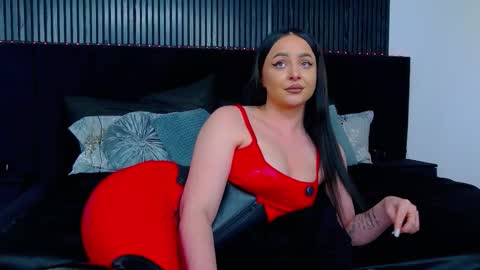 Snapshot of julliamilerrr chatting on 03-12-26, 01:17 Julia online show from 03-12-26, 01:17