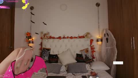 Snapshot of jullianapriv_ chatting on 10-22-25, 02:17 jullianapriv_ online show from 10-22-25, 02:17
