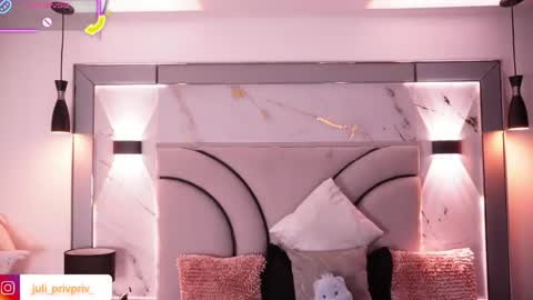 jullianapriv_ online show from 04-24-26, 02:41