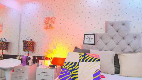 Julieta Reyes   online show from 09-09-25, 11:54