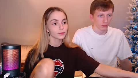 Snapshot of julsweet chatting on 12-18-25, 10:27 sweet online show from 12-18-25, 10:27