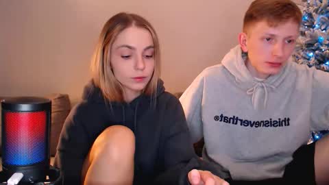 Snapshot of julsweet chatting on 01-08-26, 10:23 sweet online show from 01-08-26, 10:23